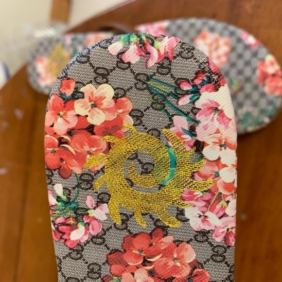 COPY - GD brand flip flop sandals size 9 - Picture 4 of 7